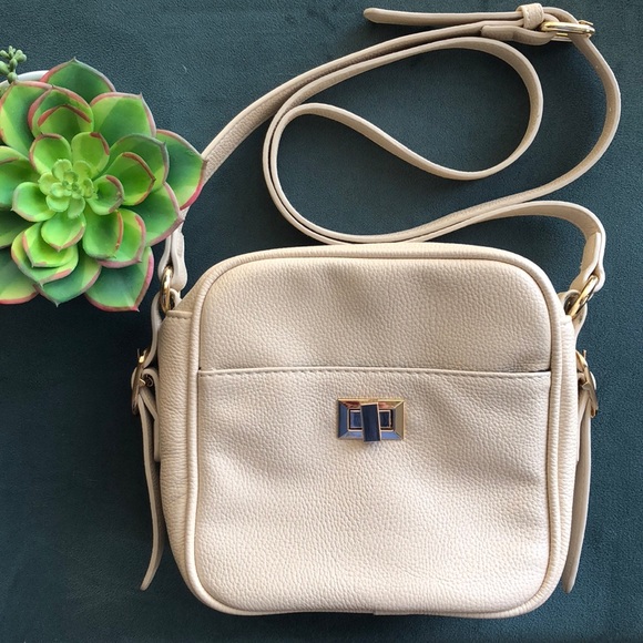 Forever 21 Handbags - F21 Faux Leather Box Bag